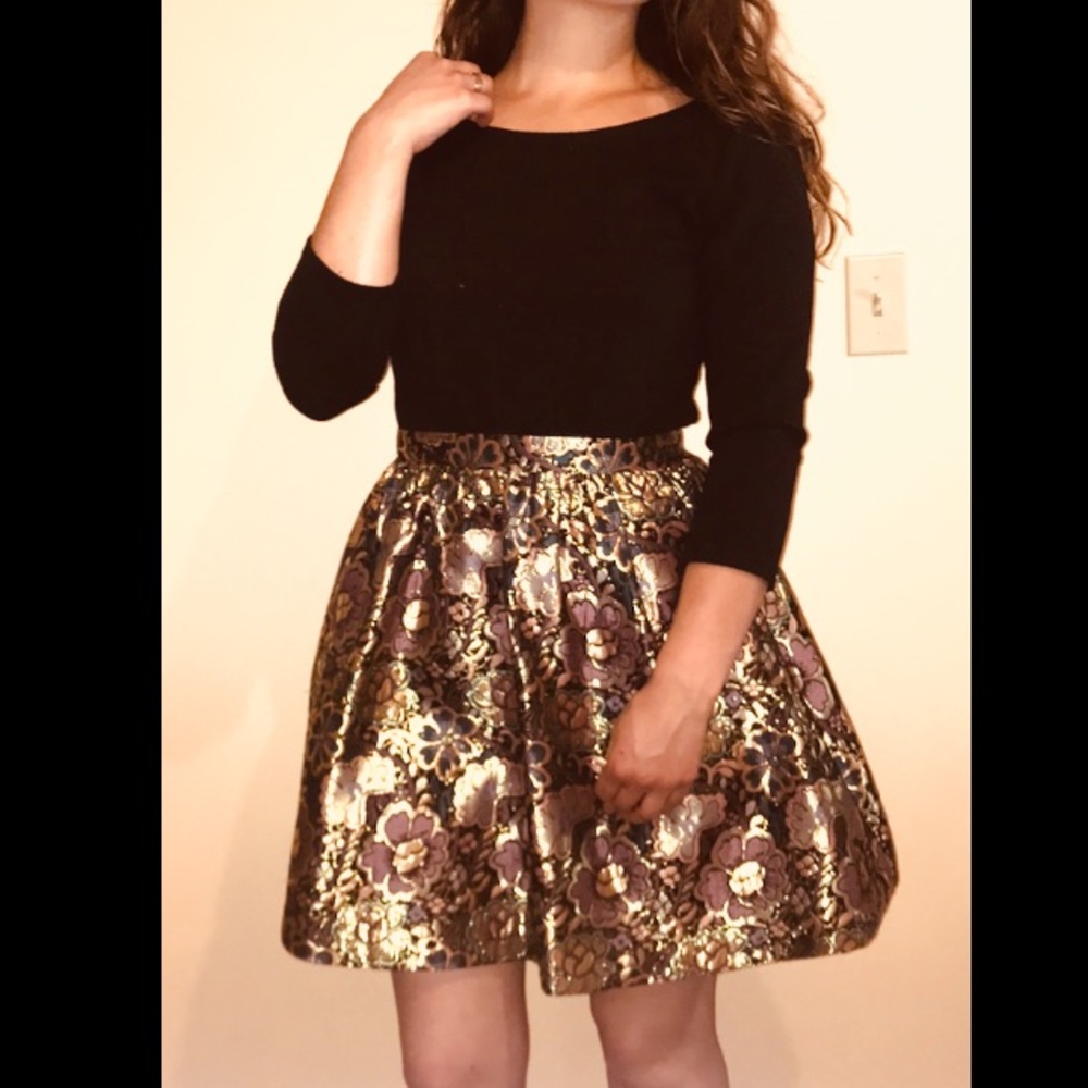 Gold flowered party dress w/v back